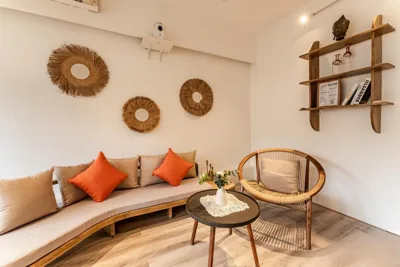 Sunny Old Quarter Apartment near Train Street - Big Balcony, Kitchen- Self Check-in – Photos 5